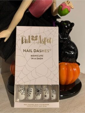 Red Aspen Nail Dashes White Spiderweb Press-On Nails